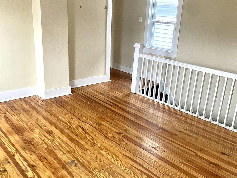 19 Center Streetsingle Family — Photo 3