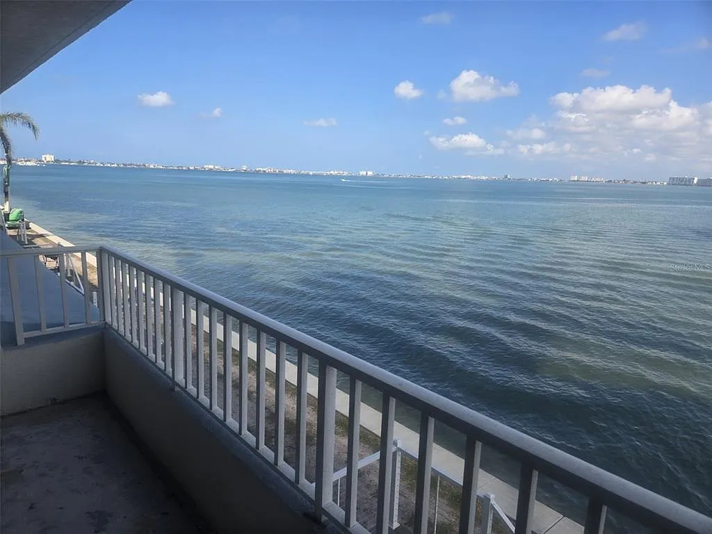 2 bed, 2.0 bath, 1255 sqft, $2,490 — Photo 2