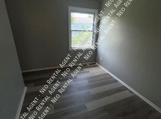 908 N Central Dr, Lorain, OH 44052