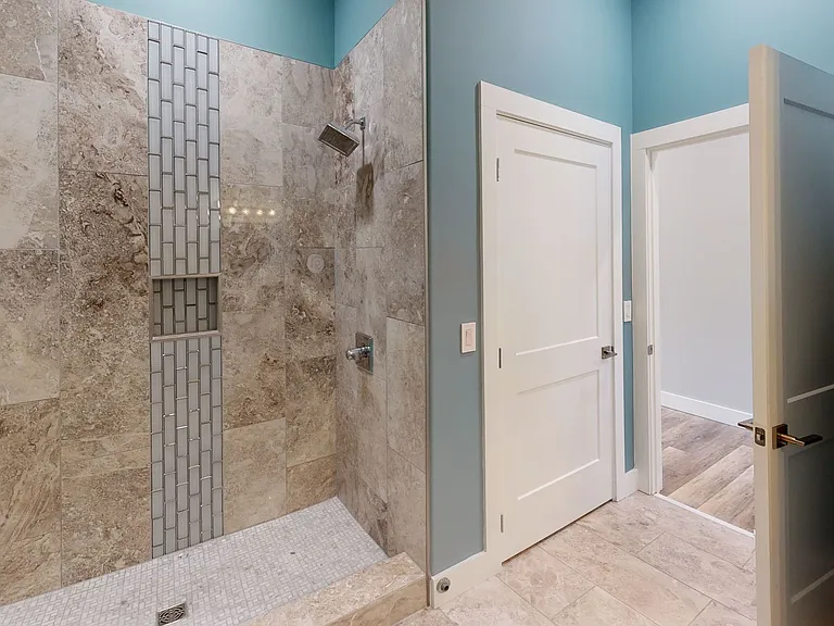 1117 Laurel Ave #102 — Photo 6