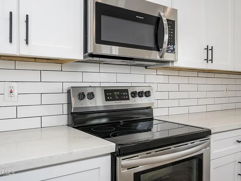 274 N Delaware St #B — Photo 8