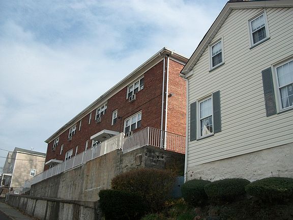 2nd image of 26 Clinton St Unit 8