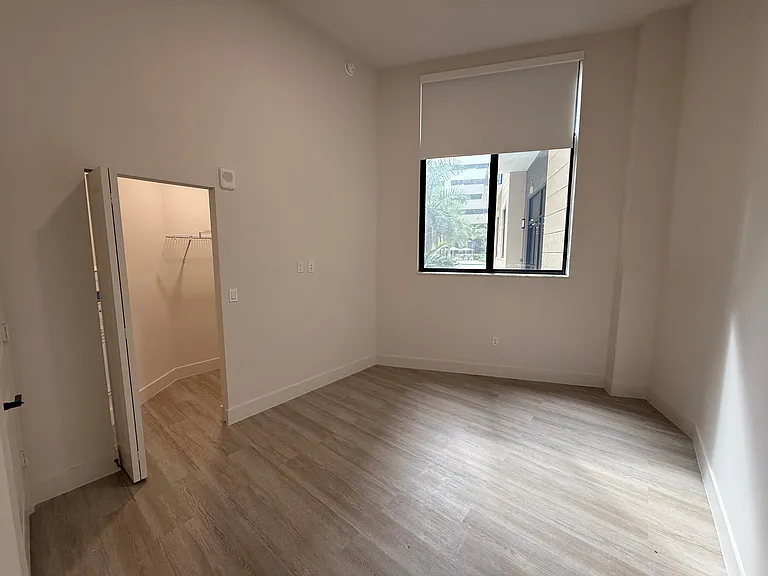 Bay Pointe Apartments — Photo 9