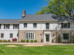 22099 Shaker Blvd, Shaker Heights, OH 44122