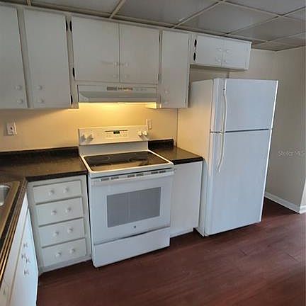 3rd image of 122 N Kings Ave APT 202