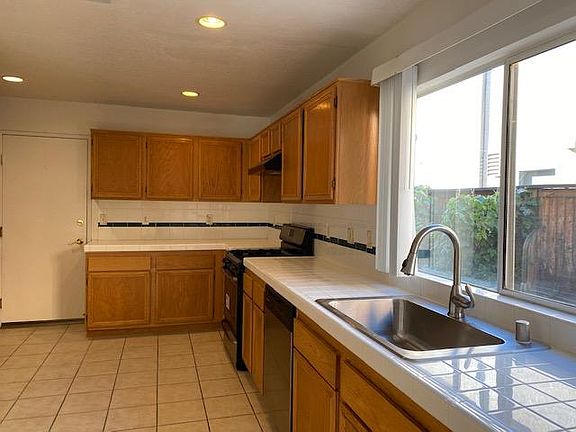 3rd image of 25317 Bayside Pl