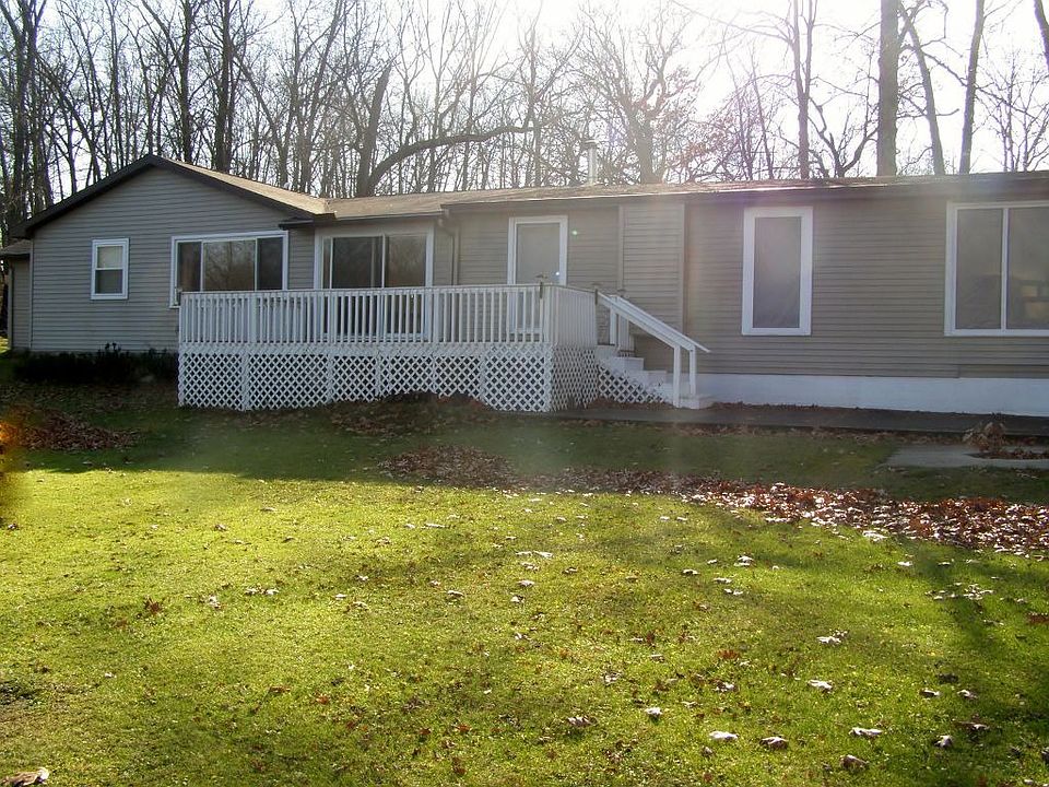 200' lake frontage 3000 sq ft home!