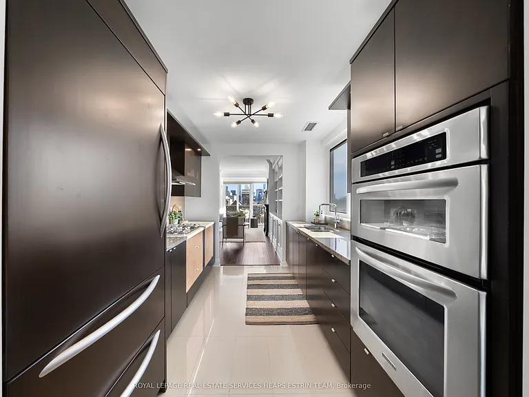 1430 Yonge St #509 — Photo 12