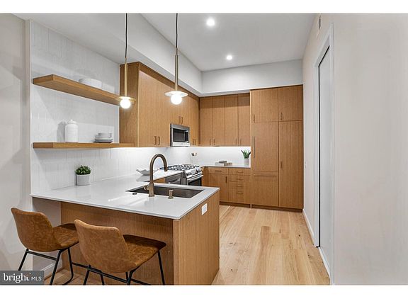 4th image of 1402 12th St NW Unit 4