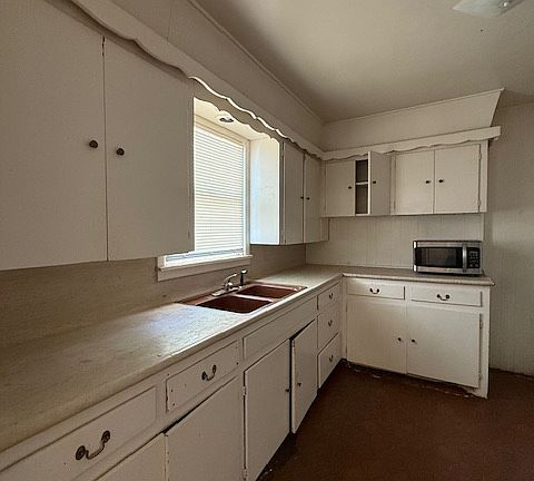 5th image of 2216 15th St #A