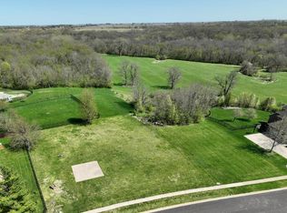 1601 Timber Rail Dr, Washington, IL 61571