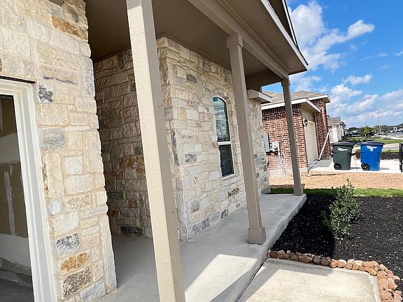 4th image of 445 Bluestem Bnd