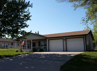 325 Stallion Cir, Ogden, KS 66517