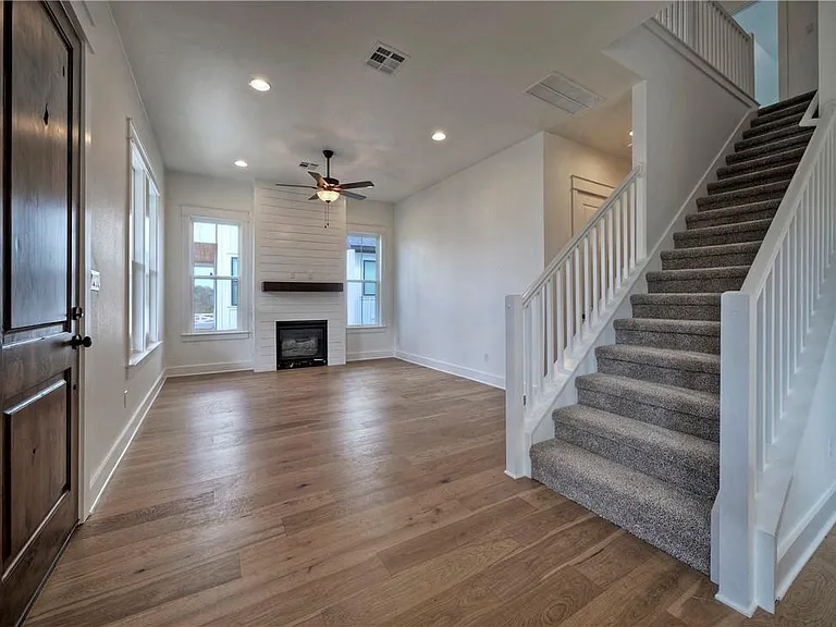 1010 Grant Wood Ave — Photo 7