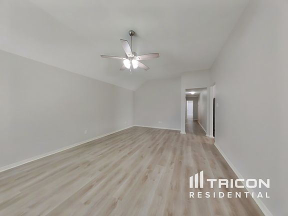 3rd image of 18515 Knob Hill Lake Ln