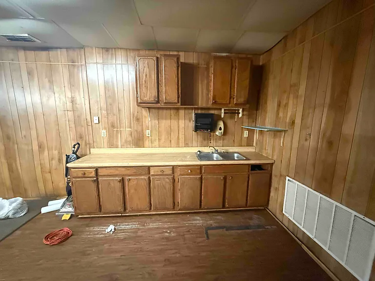 1406 N Beverly Dr — Photo 11