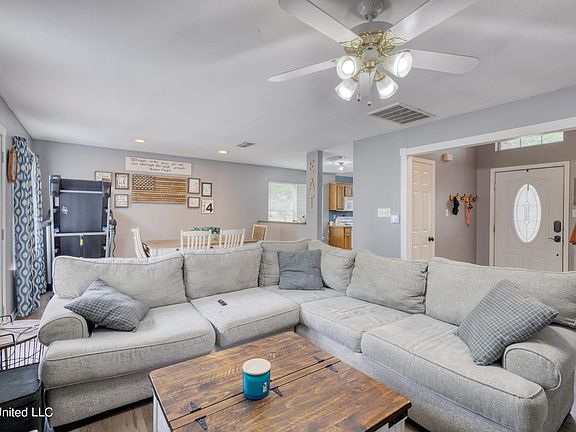 5th image of 13634 Tara Hills Cir
