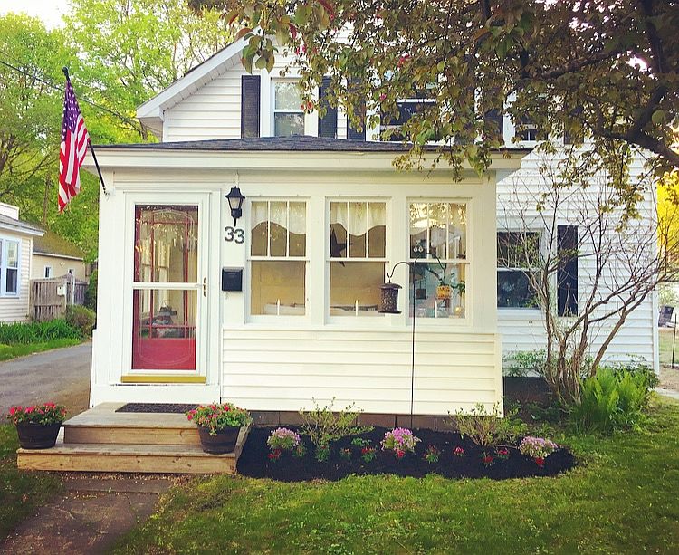 2nd image of 33 Cottage St