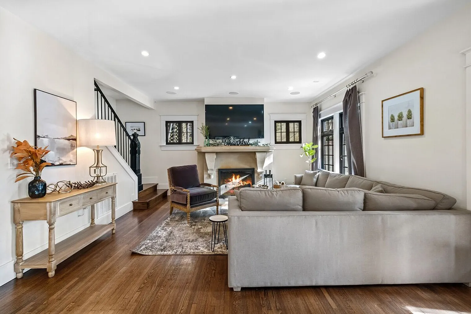 6 bed, 5.0 bath, 4499 sqft, $11,604 — Photo 1