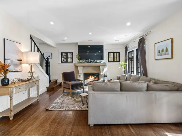 318 E Dickson St #Id1221823p, Fayetteville, AR 72701