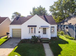 1913 Marshall Pkwy, Waukegan, IL 60085