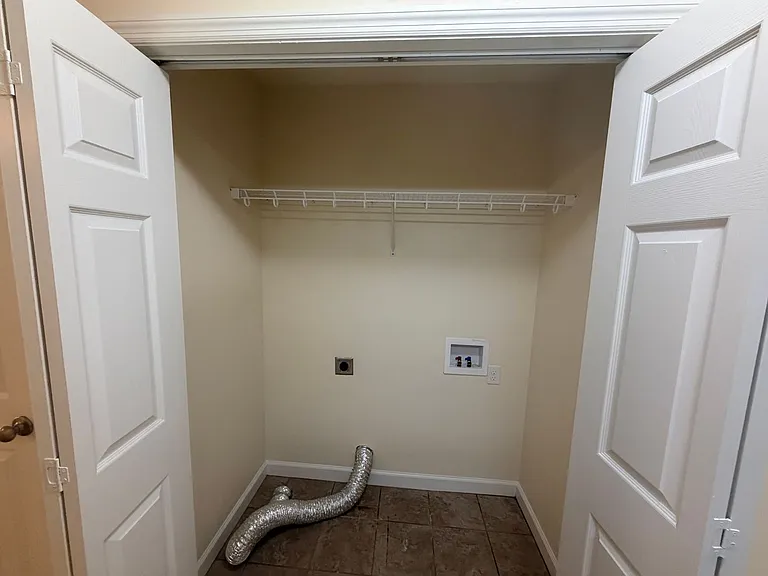1704 N Patterson St #8 — Photo 5