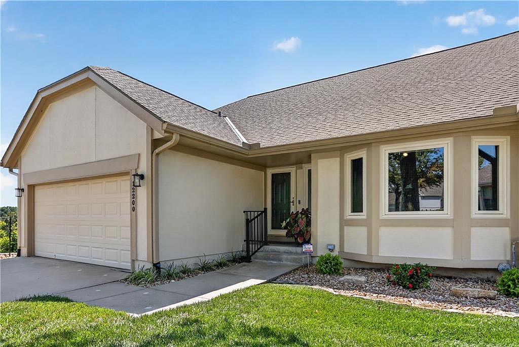 12200 E 89th St — Teetering Rocks Executive Links