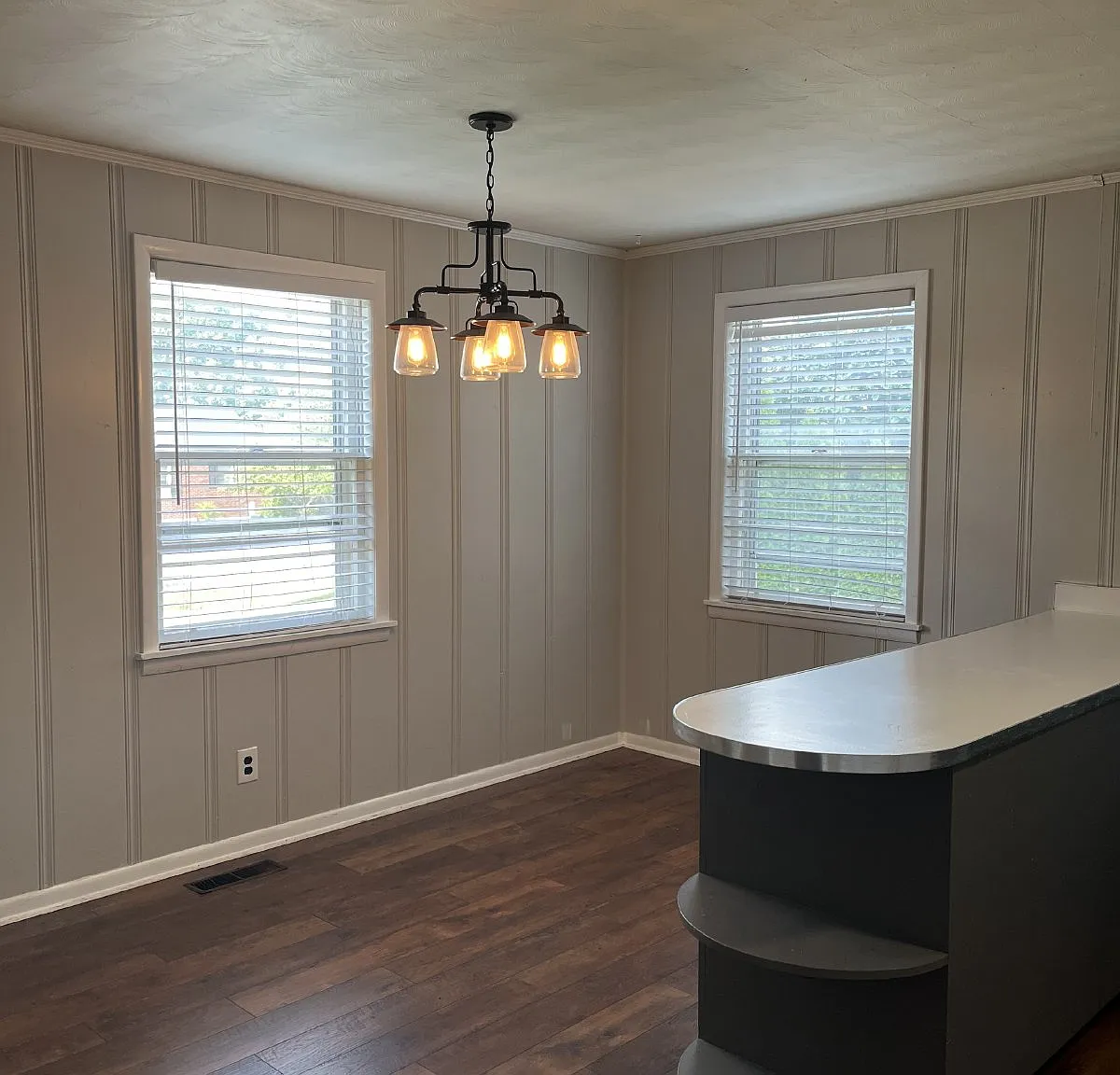 3 bed, 1.0 bath, 1412 sqft, $2,000 — Photo 4