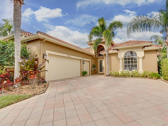 2nd image of 10758 Greenbriar Villa Dr