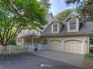 8507 Ferncliff Ave NE, Bainbridge Island, WA 98110