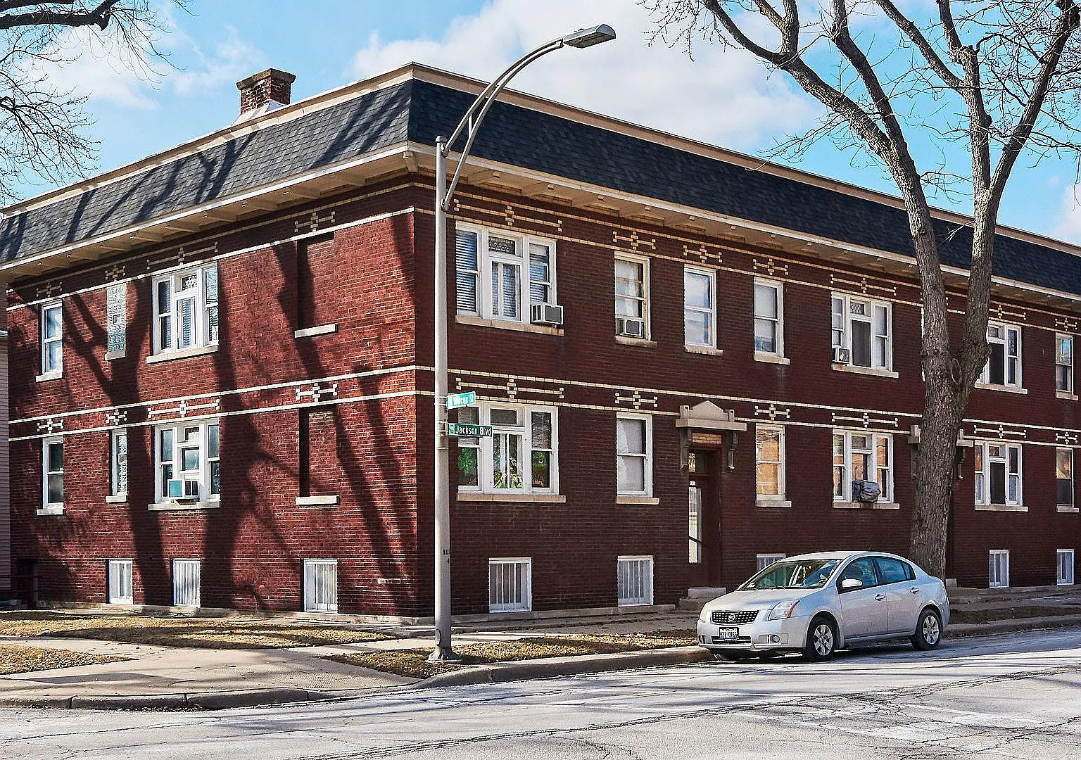 517 Jackson Blvd — Photo 1