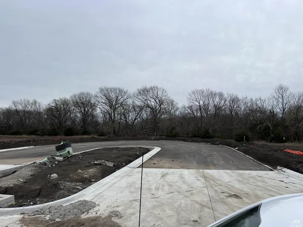 B2l22 Glenn Ct, Baldwin City, KS 66006