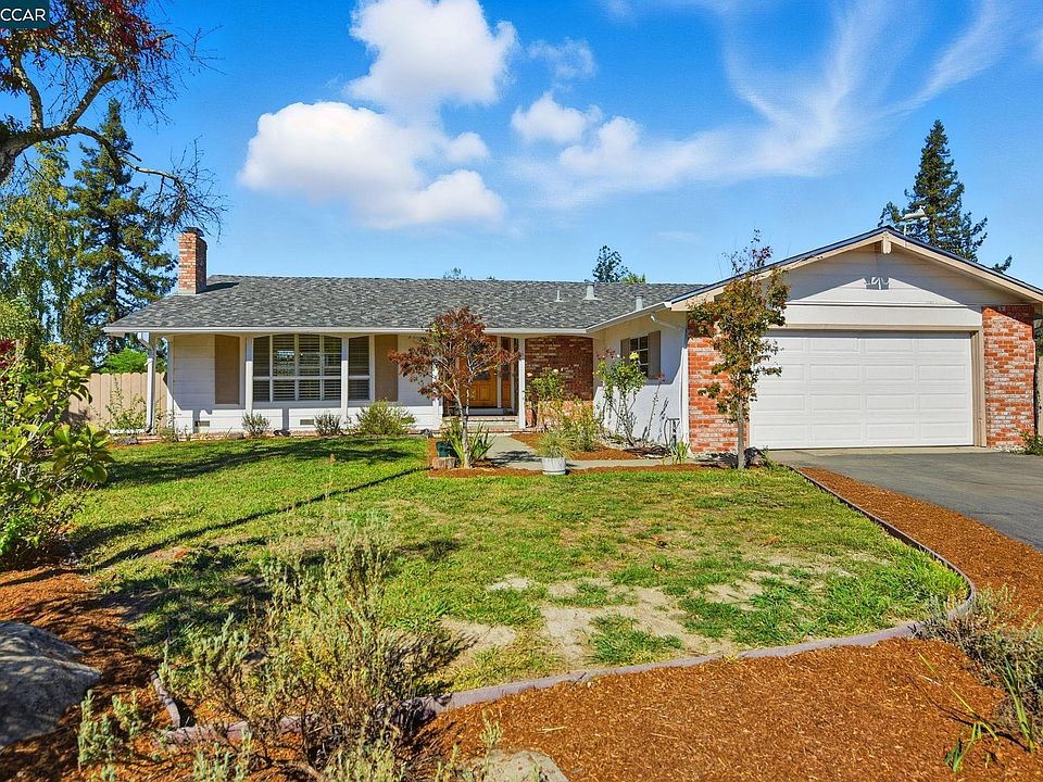 1st image of 92 Gaywood Pl