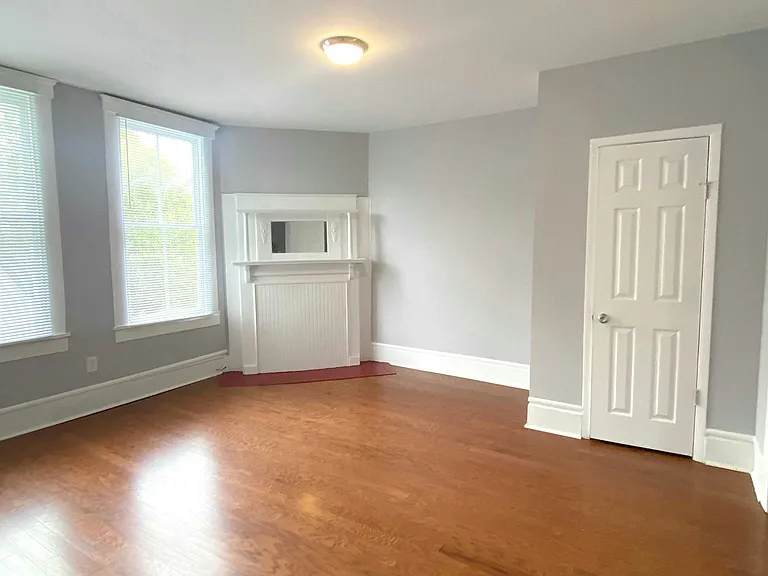 424 E 32nd St #424 — Photo 9
