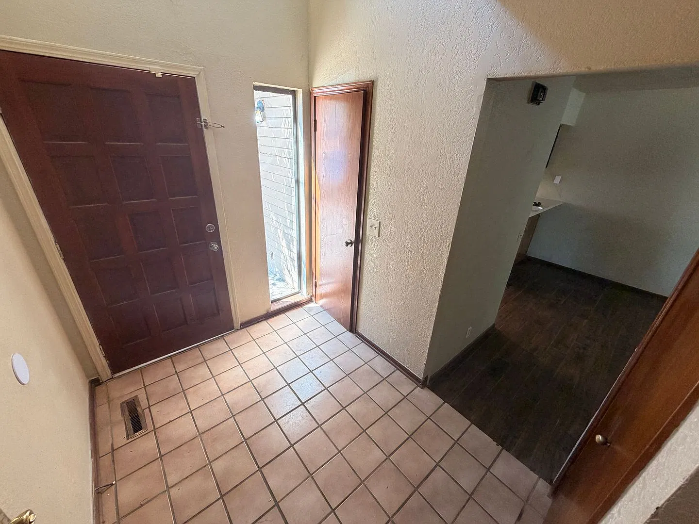 2627 Shorebridge Ave — Photo 3