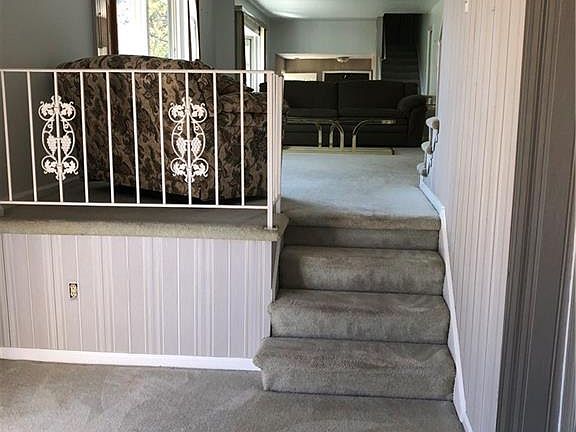 4th image of 4600 Helena Cir