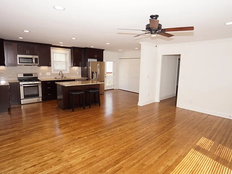 315 James Ave — Photo 6