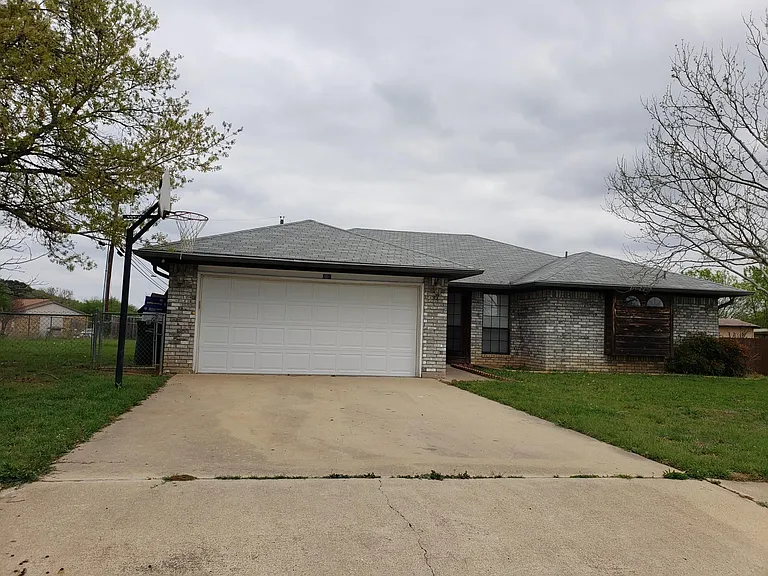 101 E Blancas Dr — Photo 3