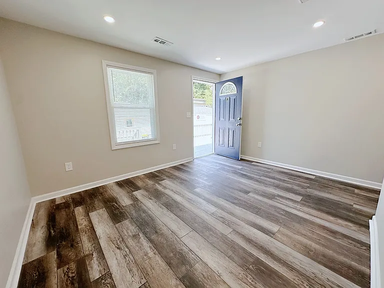 409 Price Ave #A — Photo 6