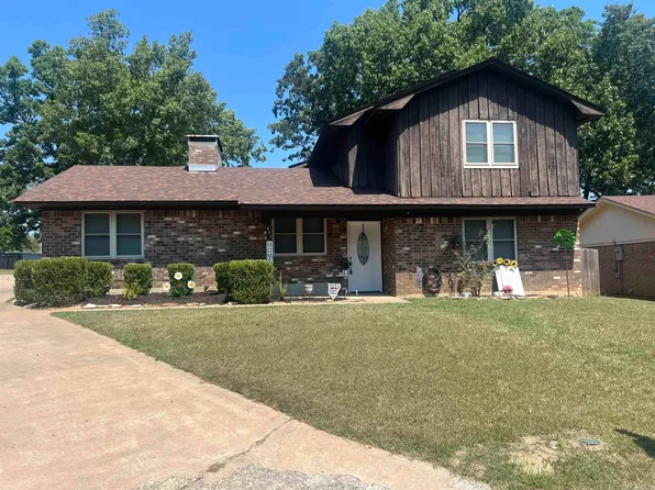801 Park Terrace Dr, White Hall, AR 71602