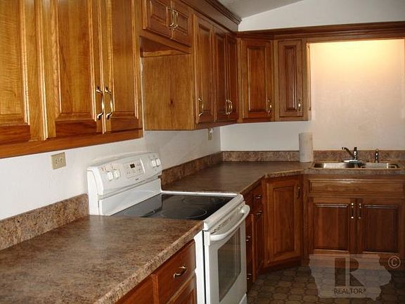 3rd image of 105 Horseshoe Dr