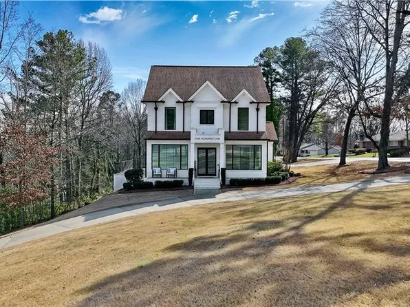101 Victory Ct, Calhoun, GA 30701