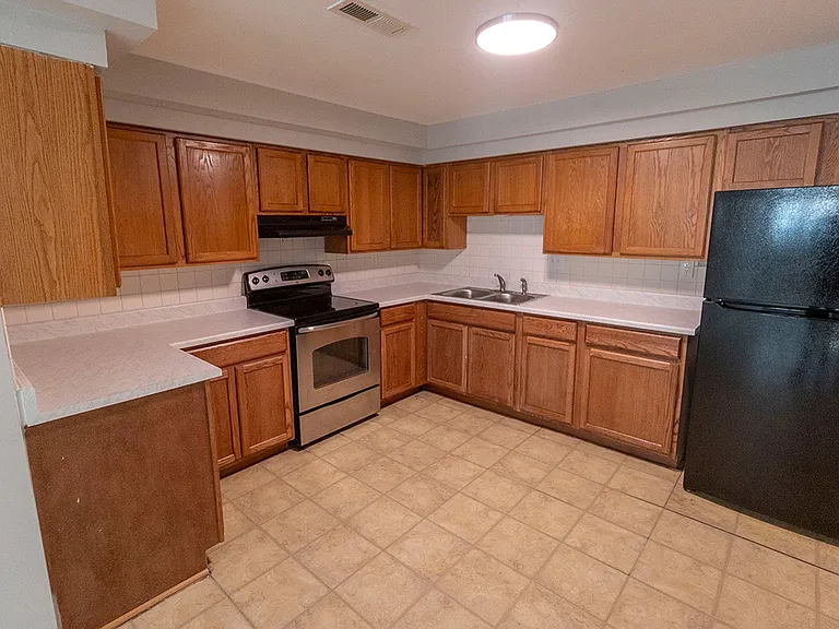 706 Demaret Dr #C — Photo 10