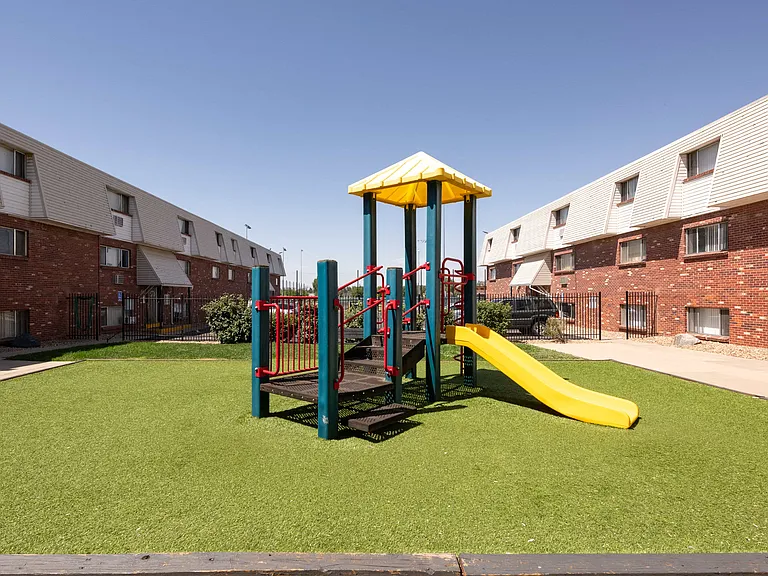 Carriage Green Apartments — Photo 26