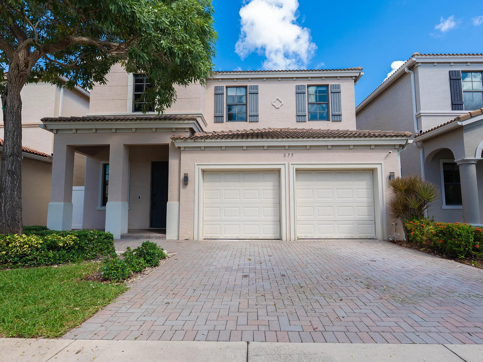 5 bed, 4.0 bath, 2702 sqft, $6,200 — Photo 2