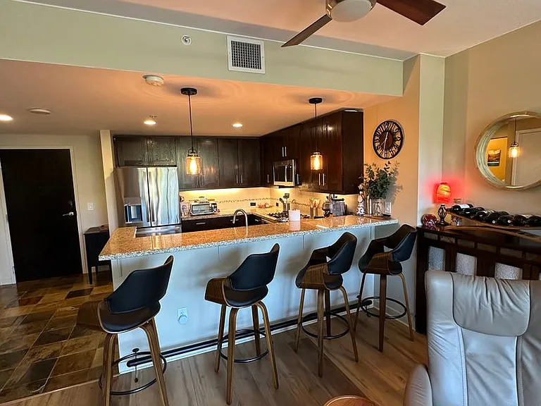 1515 Dock St #402 — Photo 8