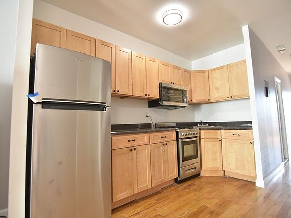 3rd image of 169 Morningside Ave APT 2B