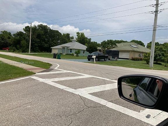 5th image of 390 SW Tulip Blvd