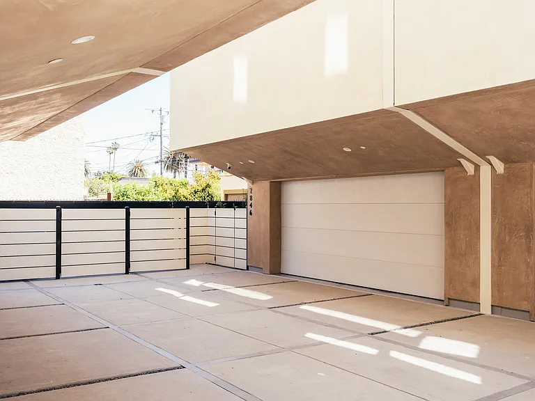2846 Alsace Ave — Photo 21