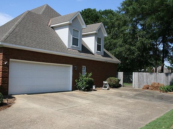 3rd image of 453 Holly Brook Dr